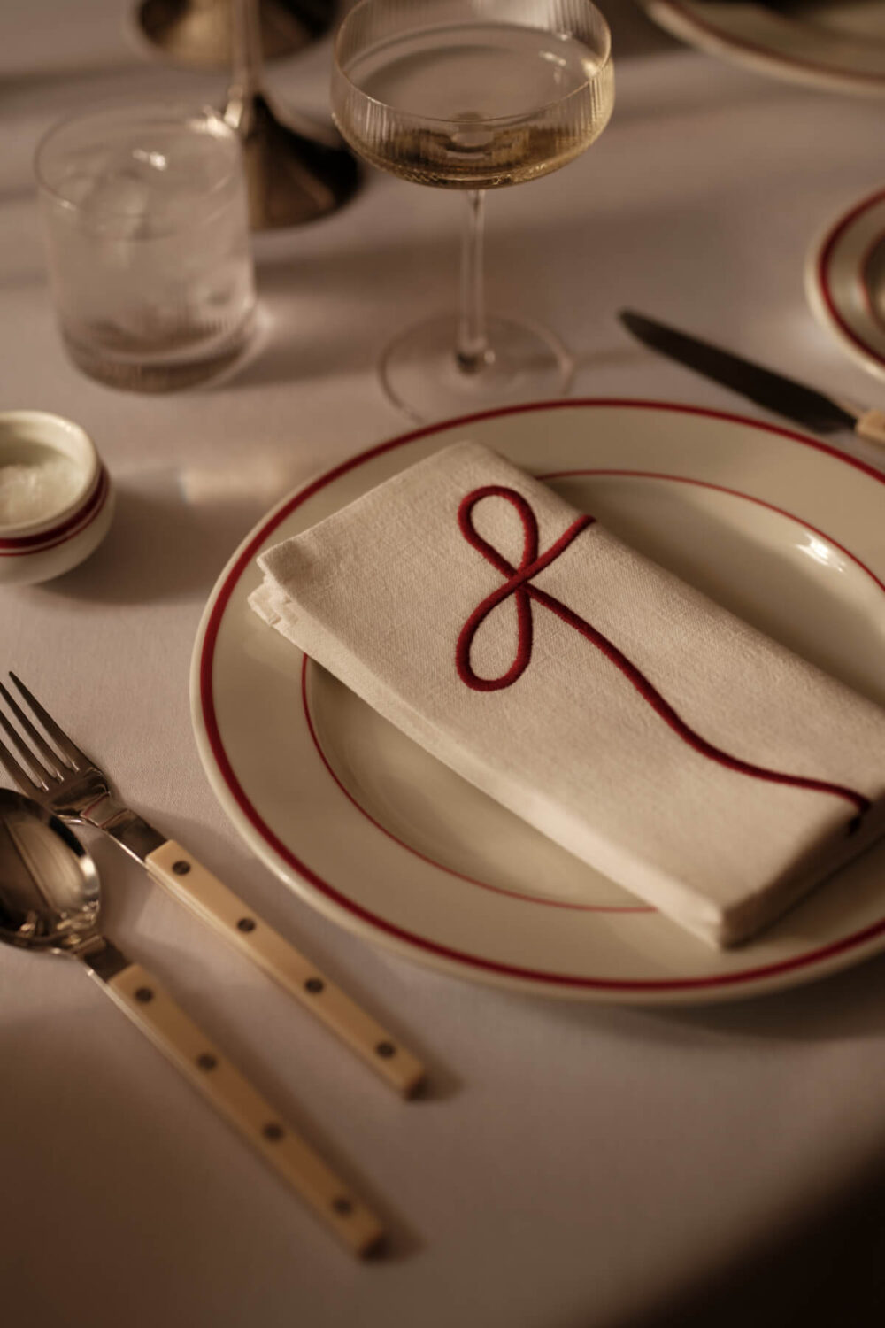 H&M Home Christmas Collection 2025: A Warm, Textured Take on Holiday Decor 8 hm-home-christmas-collection-2026-nordroom8