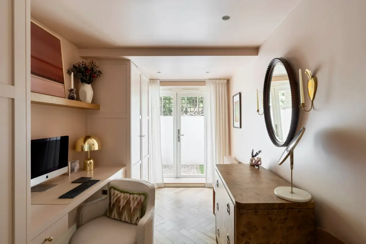 A Notting Hill Duplex Pairs Art and Victorian Architecture 16 home-office-built-in-furniture