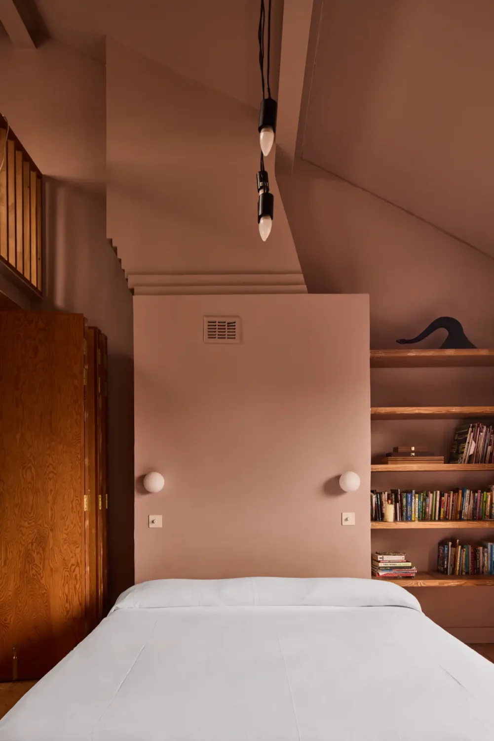 A Japanese-Inspired London Townhouse Designed by Architect Hikaru Kitai 29 japanese-inspired-townhouse-victoria-park-london-nordroom1