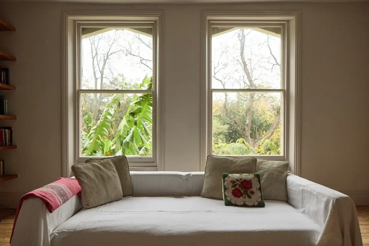 A Japanese-Inspired London Townhouse Designed by Architect Hikaru Kitai 25 japanese-inspired-townhouse-victoria-park-london-nordroom11