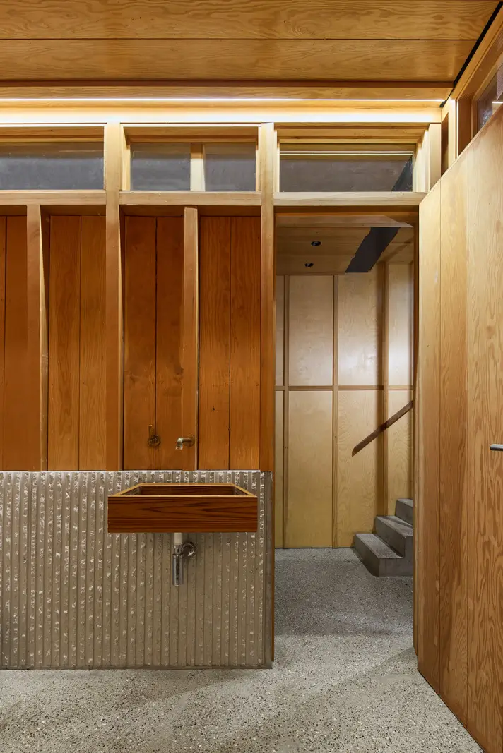 A Japanese-Inspired London Townhouse Designed by Architect Hikaru Kitai 21 japanese-inspired-townhouse-victoria-park-london-nordroom19