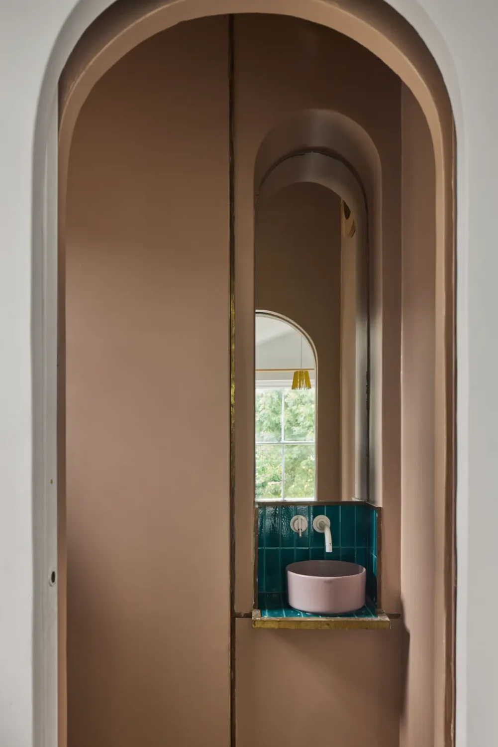 A Japanese-Inspired London Townhouse Designed by Architect Hikaru Kitai 34 japanese-inspired-townhouse-victoria-park-london-nordroom4
