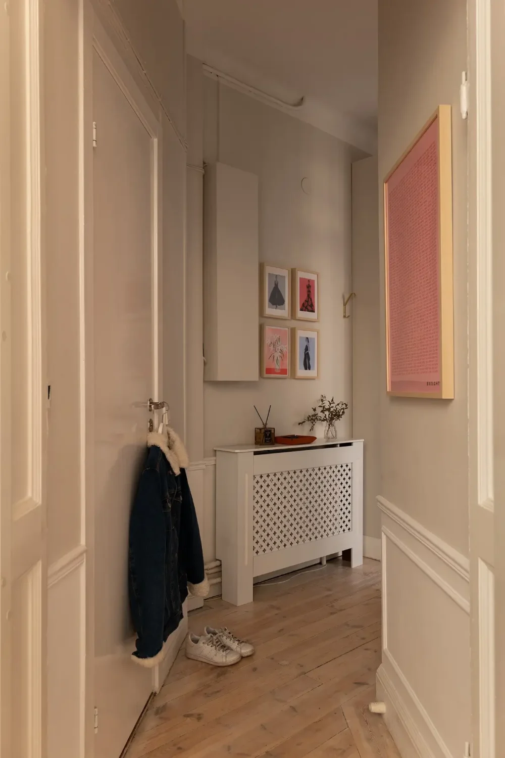 Neutral Tones and Period Character from the 1910s in a Stockholm Apartment 26 light gray hall