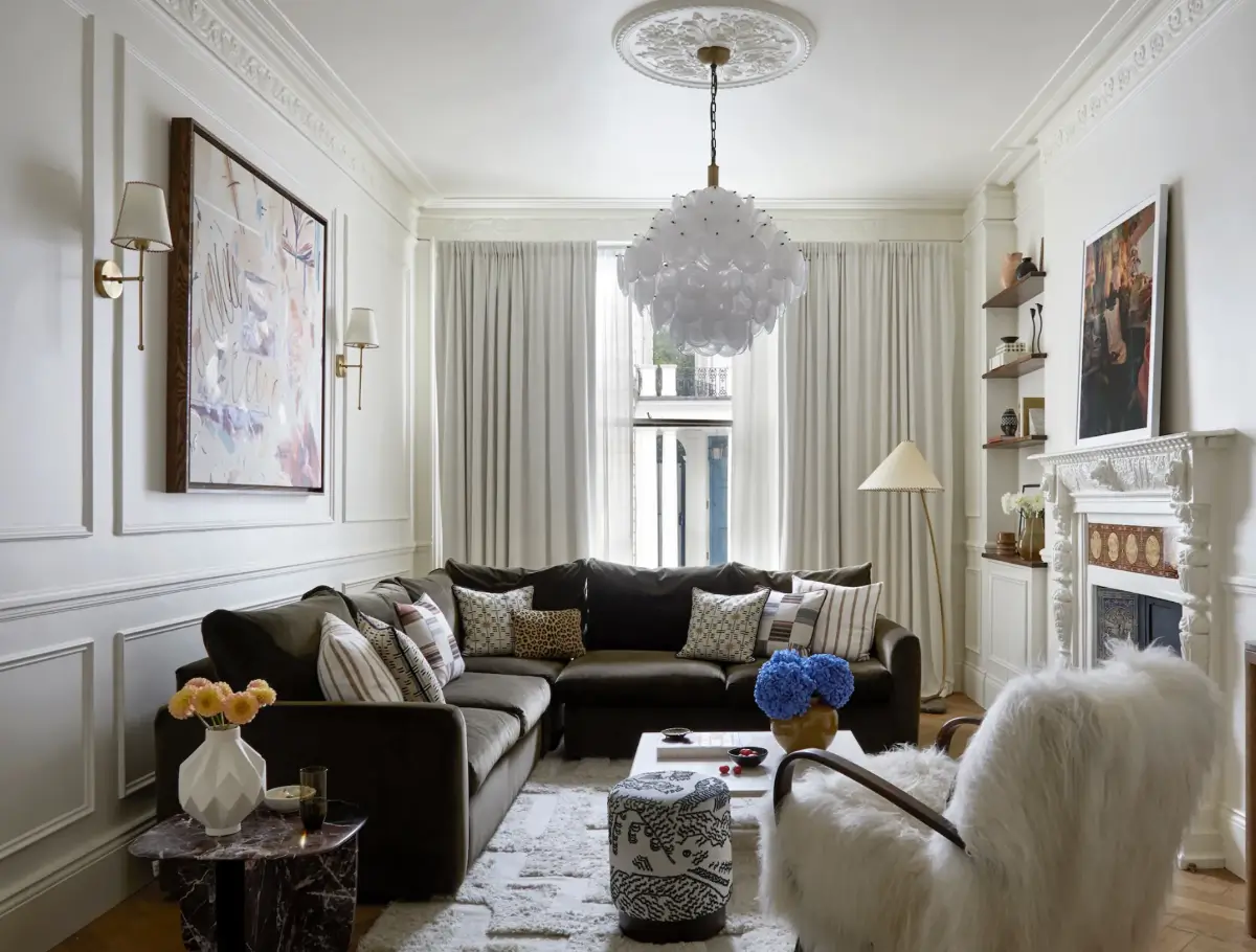 A Notting Hill Duplex Pairs Art and Victorian Architecture 1 living-room-fireplace-notting-hill-townhouse