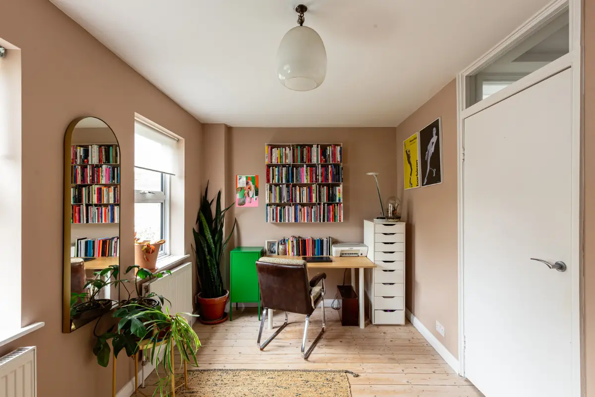 Color, Plants, and Art in a London Duplex Apartment 13 london-duplex-color-plants-art22