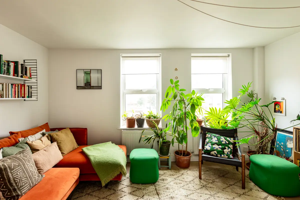 Color, Plants, and Art in a London Duplex Apartment 7 london-duplex-color-plants-art23