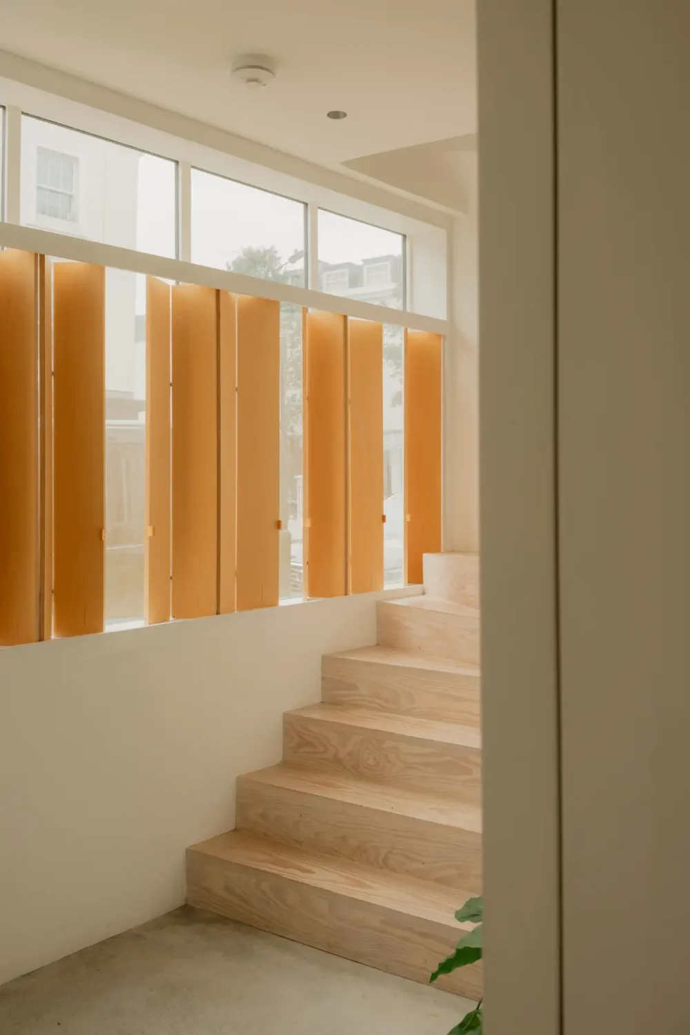 A Contemporary Two-Bedroom Townhouse with a Paneled Master Suite 14 modern-architect-designed-townhouse-notting-hill-london-nordroom