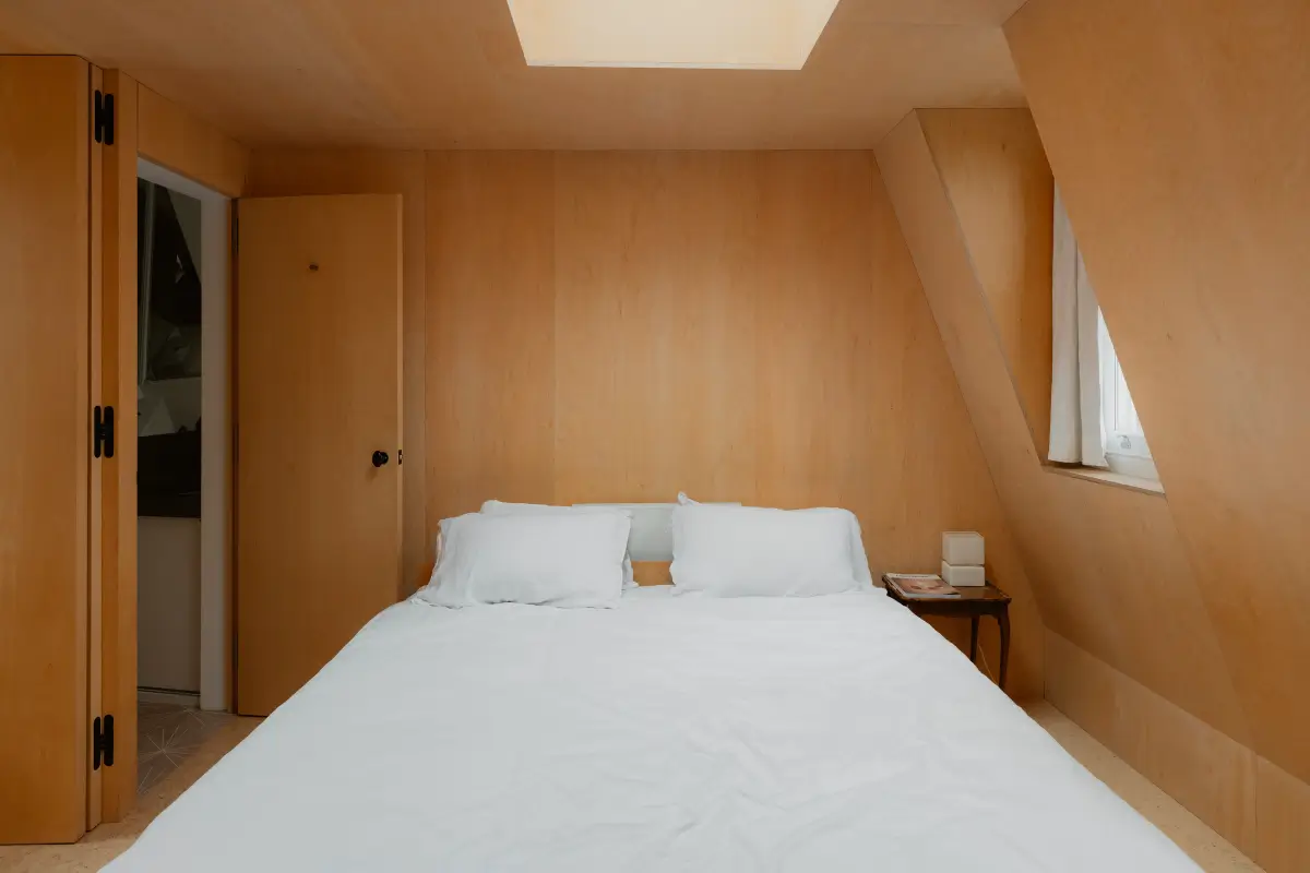 A Contemporary Two-Bedroom Townhouse with a Paneled Master Suite 26 modern-architect-designed-townhouse-notting-hill-london-nordroom5