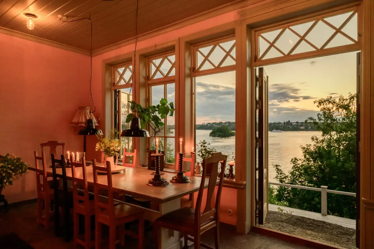 Best of 2025: Dining Rooms 34 pink-swedish-villa-nordroom13
