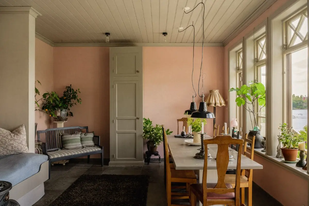 A Beautiful Pink Villa Overlooking the Stockholm Archipelago 40 pink-swedish-villa-nordroom15