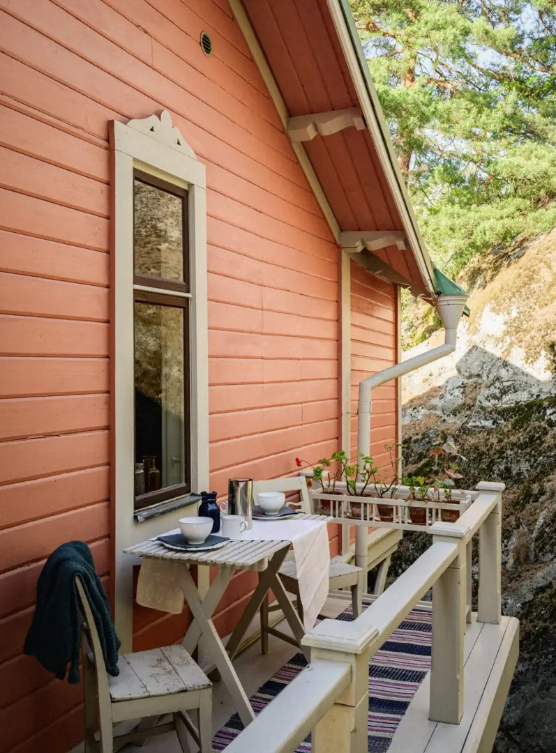A Beautiful Pink Villa Overlooking the Stockholm Archipelago 35 pink-swedish-villa-nordroom22