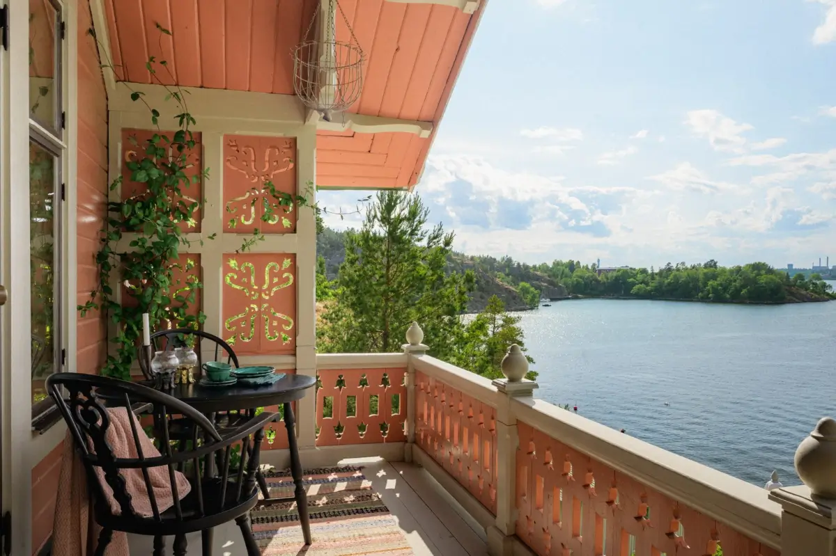 A Beautiful Pink Villa Overlooking the Stockholm Archipelago 25 pink-swedish-villa-nordroom33