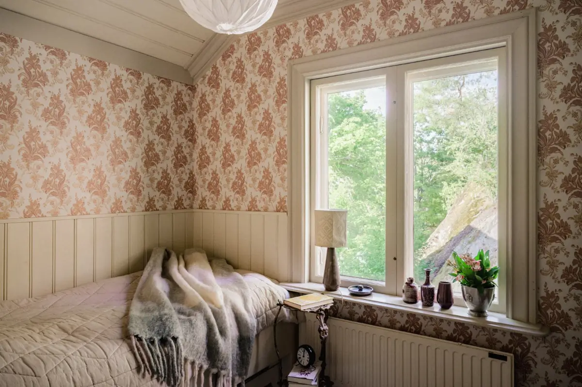 A Beautiful Pink Villa Overlooking the Stockholm Archipelago 22 pink-swedish-villa-nordroom37