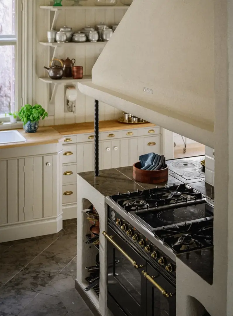 A Beautiful Pink Villa Overlooking the Stockholm Archipelago 16 pink-swedish-villa-nordroom42
