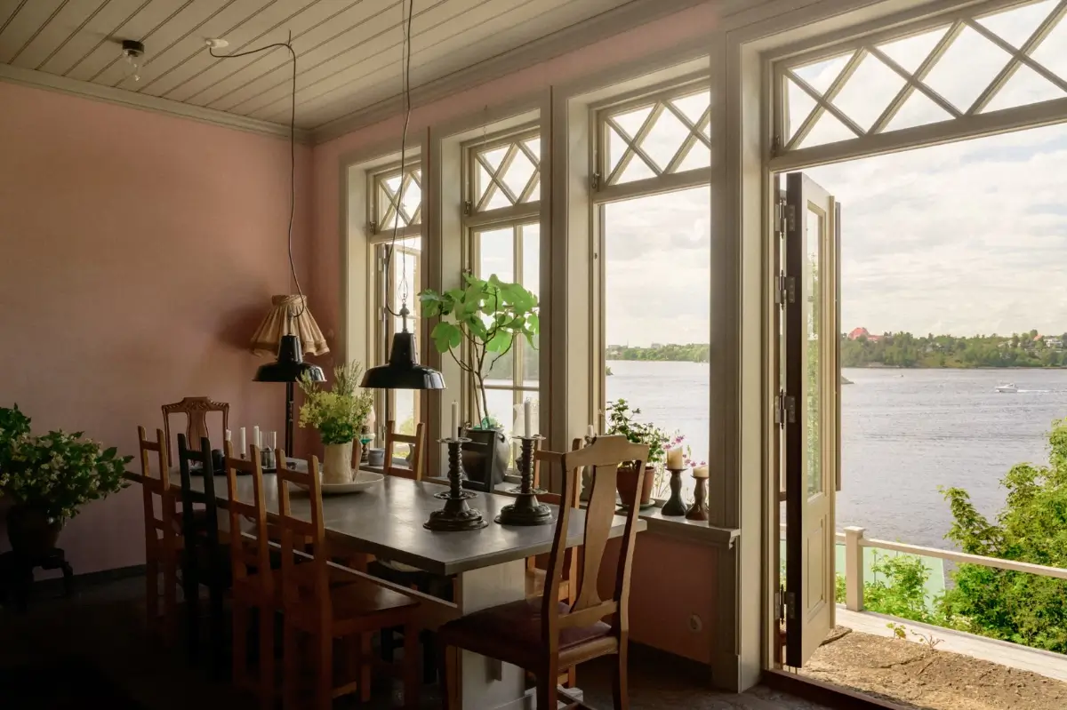 A Beautiful Pink Villa Overlooking the Stockholm Archipelago 46 pink-swedish-villa-nordroom6
