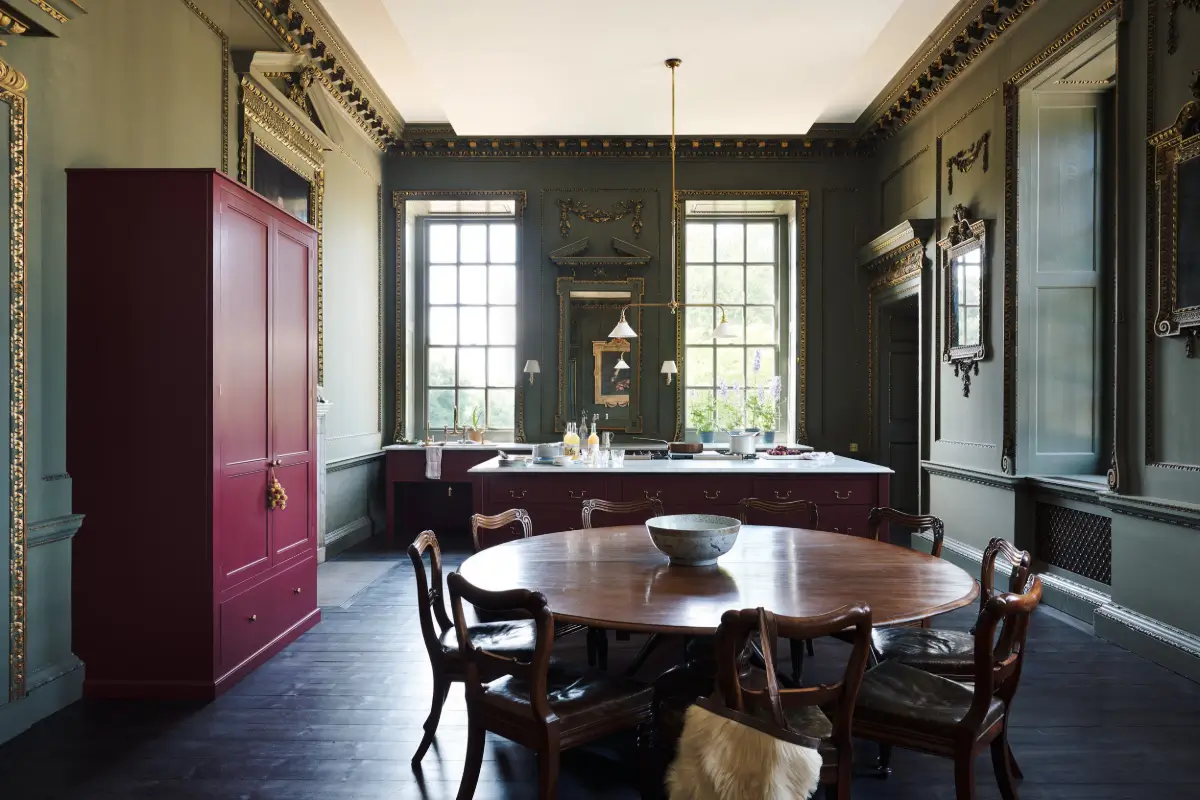 A Look Inside Raynham Hall’s New deVOL Kitchen Where Heritage Meets Modern Living 1 red-classic-english-devol-kitchen-stately-home-nordroom15