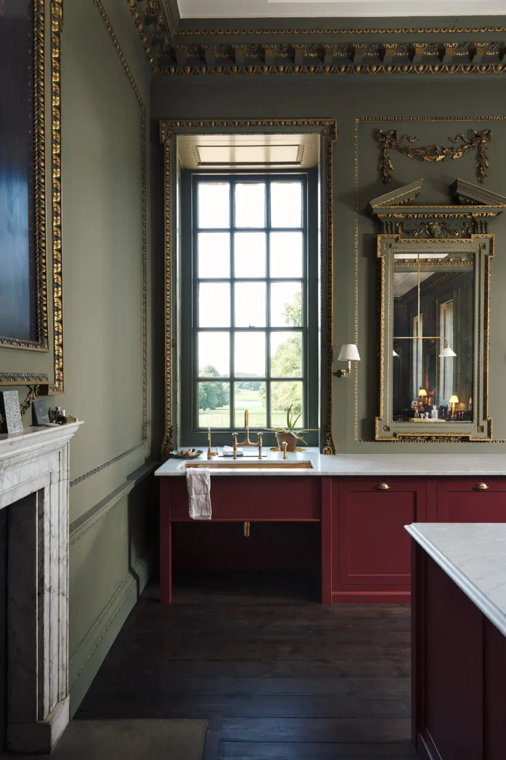 A Look Inside Raynham Hall’s New deVOL Kitchen Where Heritage Meets Modern Living 5 red-classic-english-devol-kitchen-stately-home-nordroom9