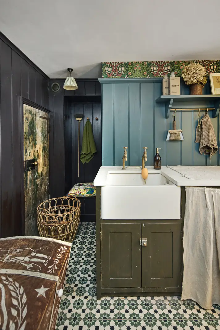 A deVOL Kitchen in a Beautiful Restored Georgian Townhouse in London 28 utility room patterned floor tiled blue paneling wallpaper nordroom