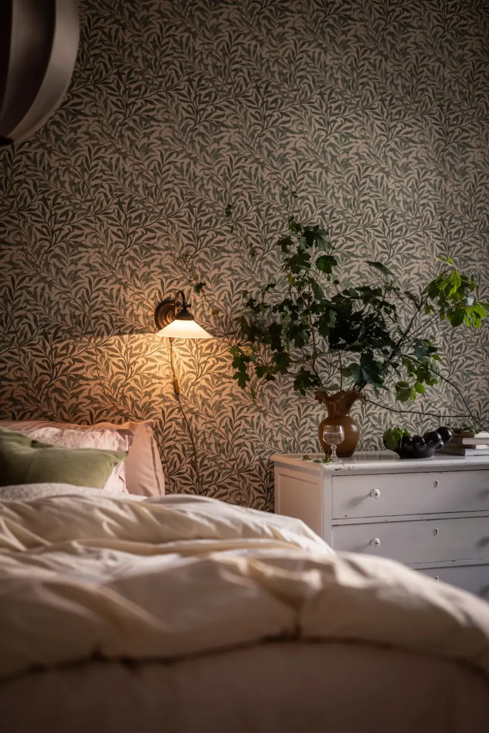 William Morris Wallpapers and Period Features in a Gothenburg Apartment 21 william morris willow bough wallpaper