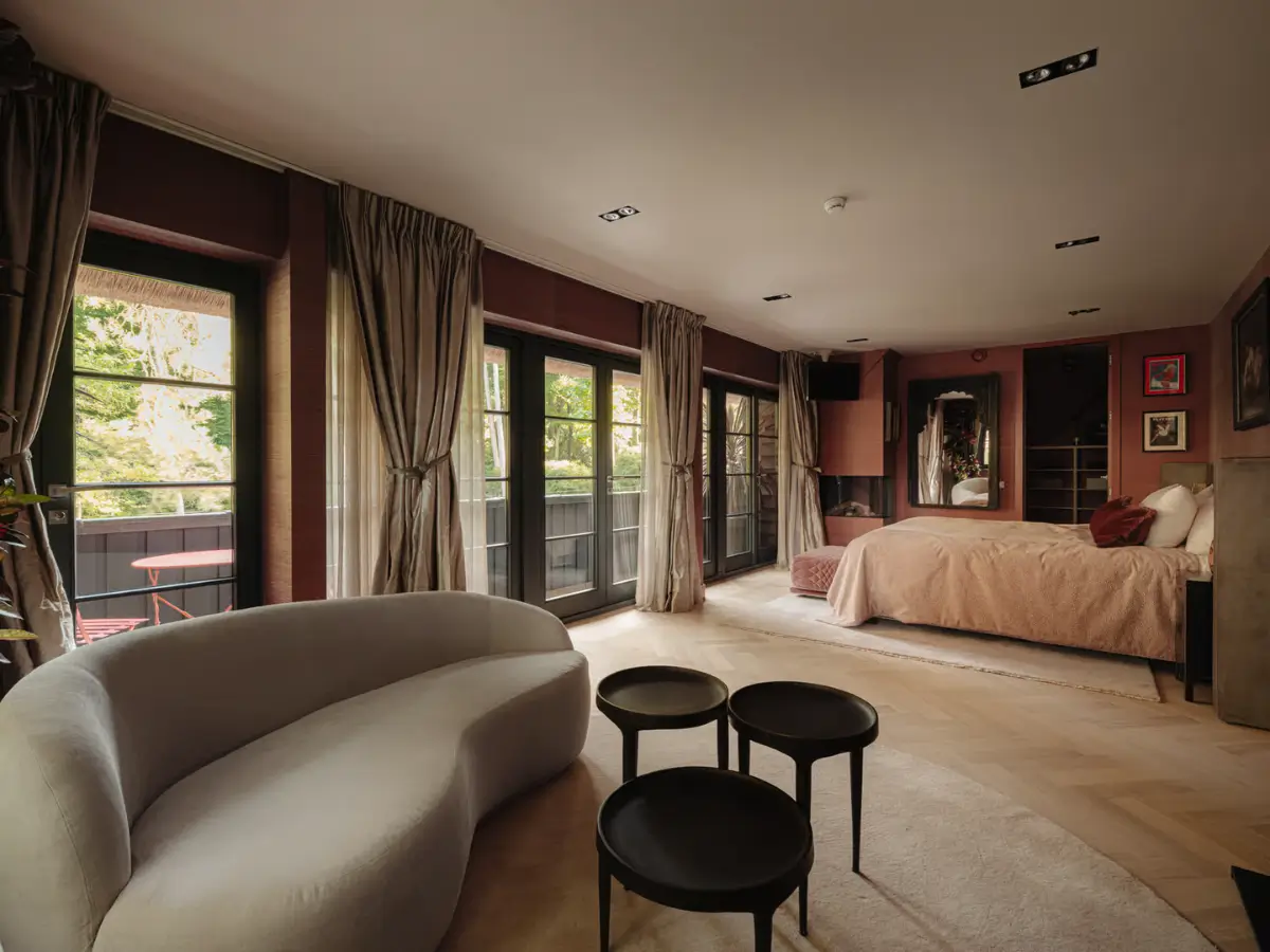 A Luxurious Family Country Home with a Spa and a Tree House in The Netherlands 22 a-luxurious-family-home-netherlands-guest-house-treehouse-nordroom29