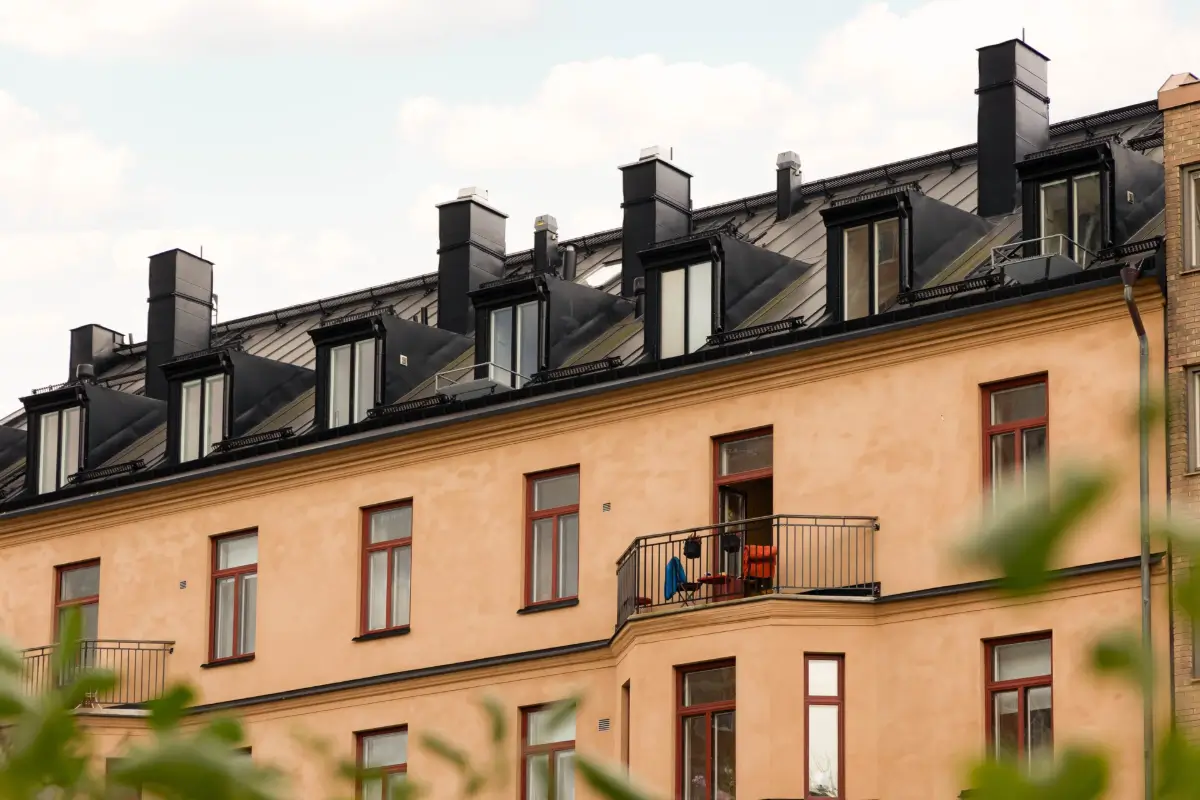 Classic Elements and Modern Comforts in an Elegant Apartment 16 balcony Classic Elements and Modern Comforts in an Elegant Apartment