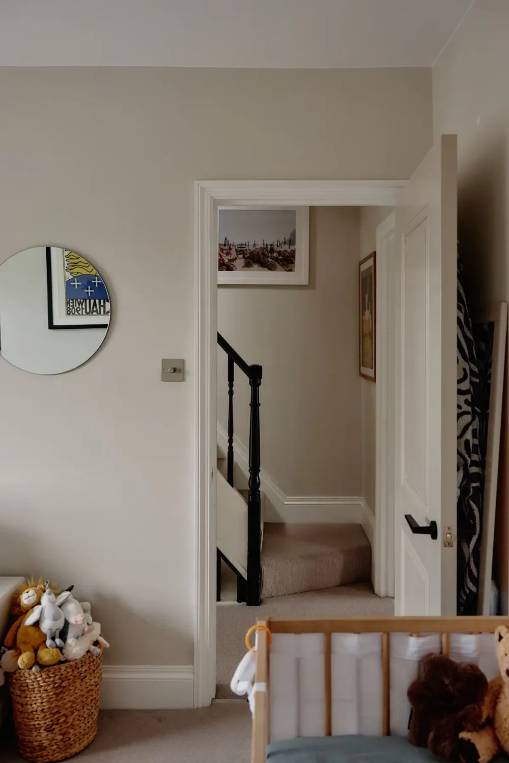 Navy-Blue Accents in a Stylish London Duplex Apartment 25 blue-tones-london-apartment-nordroom3