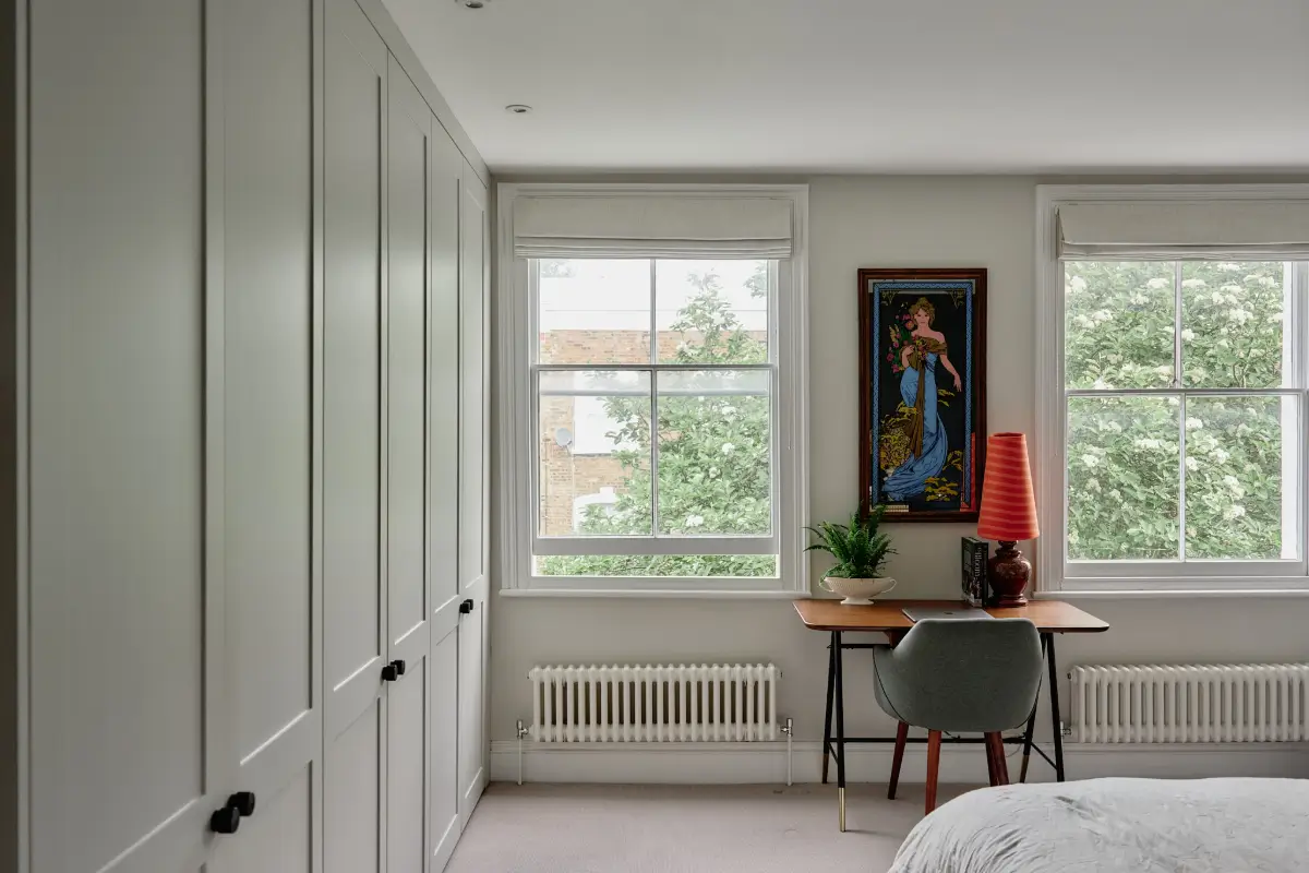 Navy-Blue Accents in a Stylish London Duplex Apartment 20 blue-tones-london-apartment-nordroom8