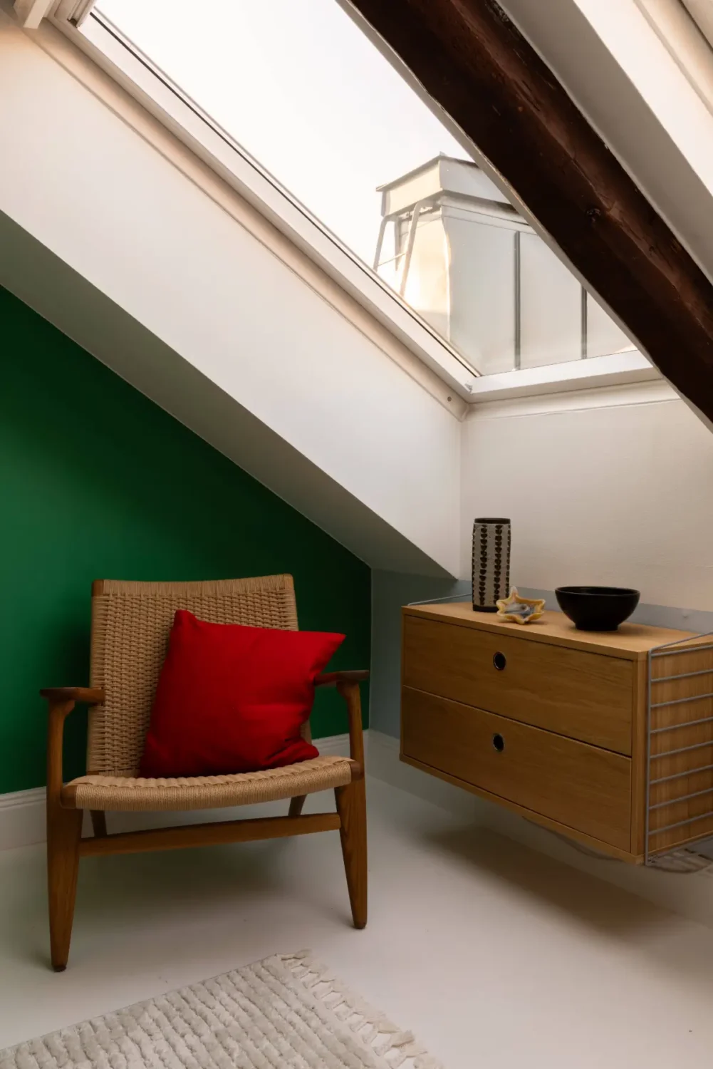 A Bright and Open-Plan Attic Apartment with Exposed Beams 26 bright-attic-apartment-stockholm-nordroom2
