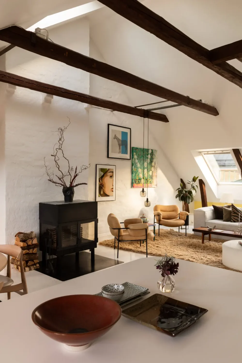 A Bright and Open-Plan Attic Apartment with Exposed Beams 8 bright-attic-apartment-stockholm-nordroom6