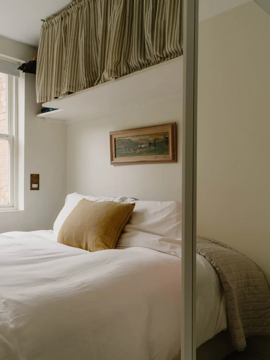 A Bright One-Bedroom Victorian Apartment in De Beauvoir 16 bright-interiors-one-bedroom-apartment-de-beauvoir-london-nordroom2
