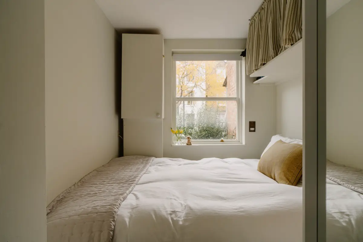 A Bright One-Bedroom Victorian Apartment in De Beauvoir 15 bright-interiors-one-bedroom-apartment-de-beauvoir-london-nordroom9