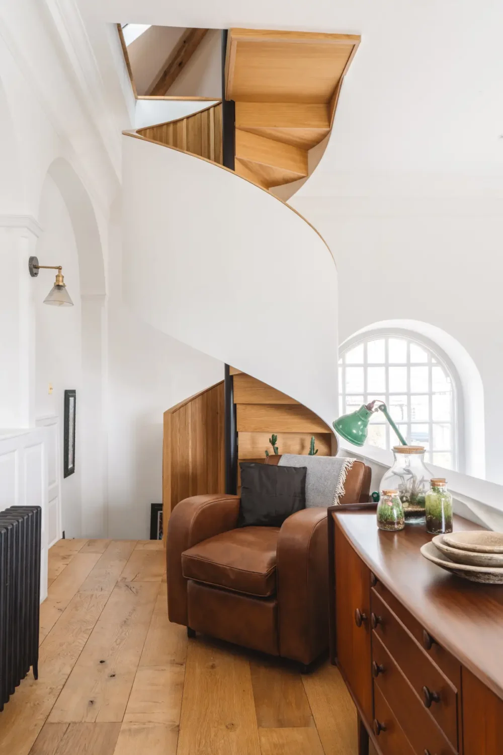 A Restored 18th-Century Chapel Transformed into a Stunning Home 17 chapel-conversion-near-bath-england-nordroom18