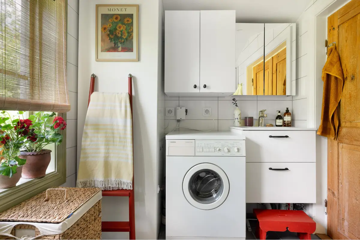 A Charming Swedish Cottage Decorated with Bold Colors and a Lush Garden 14 charming-country-holiday-cottage-sweden-nordroom28