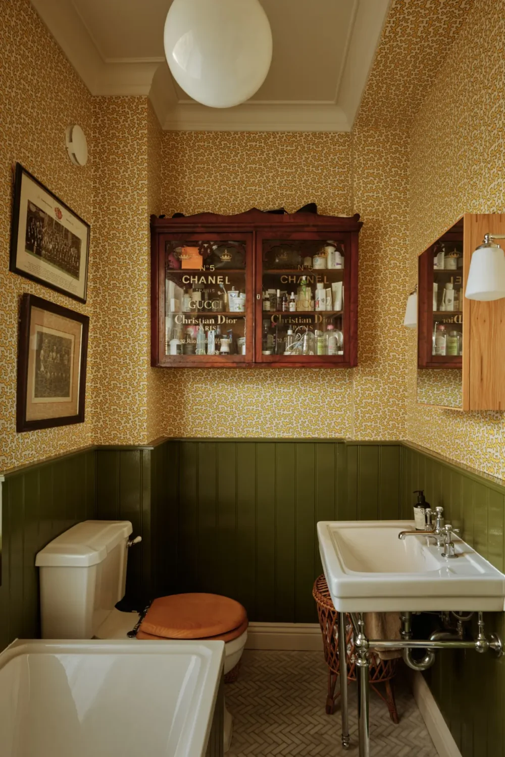 50 Bathroom Wallpaper Ideas Adding Color, Style, and Expression 31 color-texture-period-features-georgian-villa-london-nordroom9