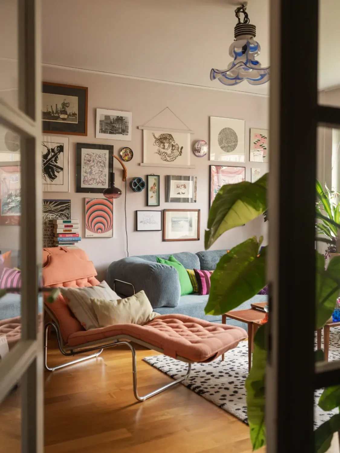 Best of 2025: Living Rooms 34 colorful-1950s-apartment-stockholm-nordroom10