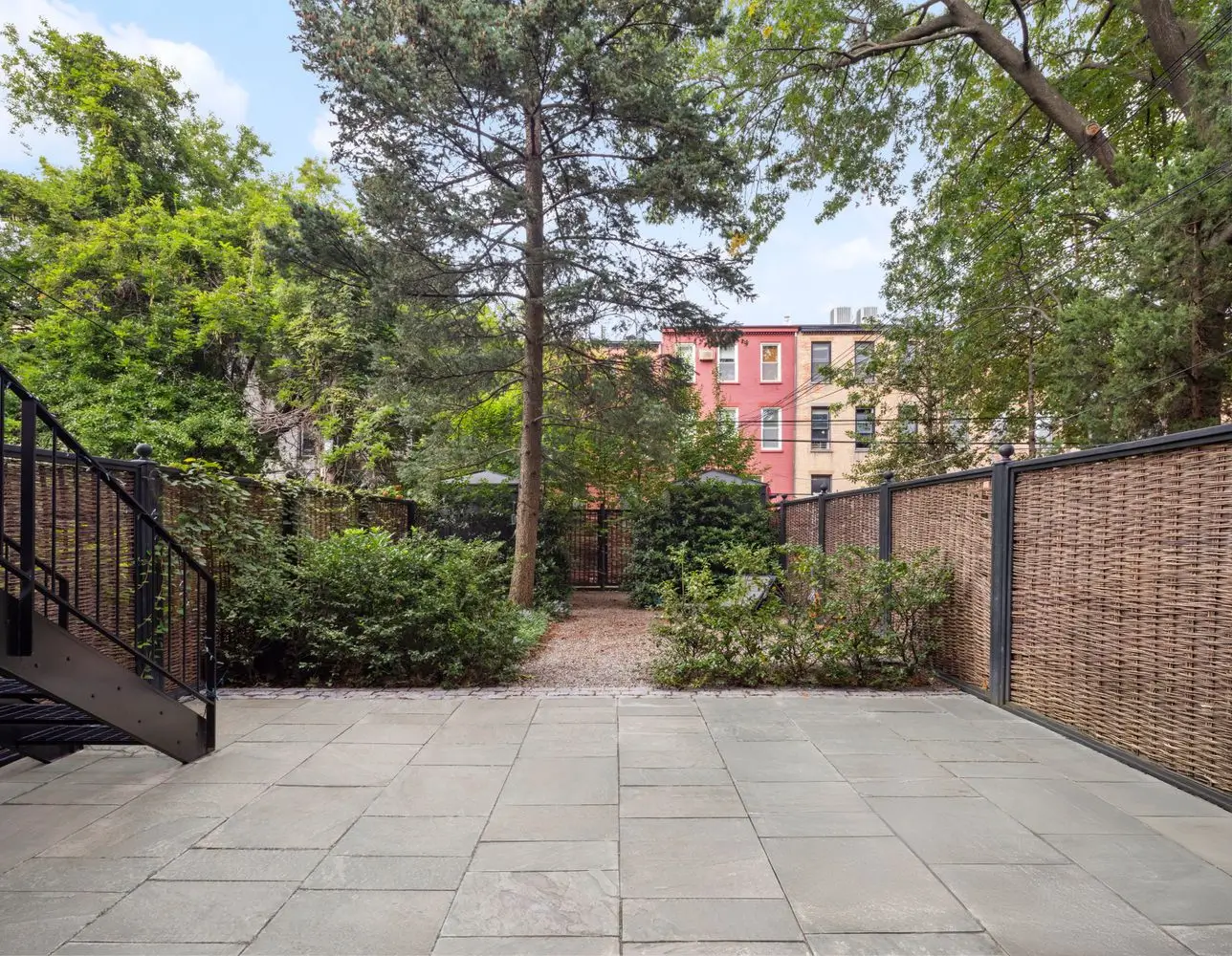 Lily Allen and David Harbour's Eclectic Brooklyn Townhouse is Listed For Sale 22 lily-allen-david-harbour-brooklyn-townhouse-for-sale-nordroom