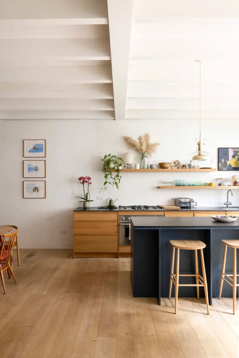Colorful Design in a Reimagined Victorian Mews House in Notting Hill 2 mews-house-notting-hill-london-nordroom20