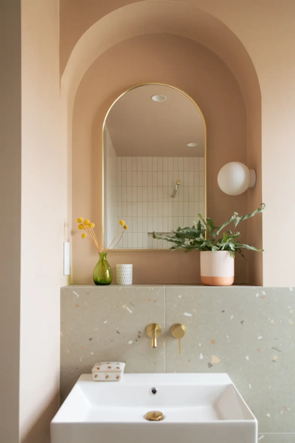 A Bright London Duplex Apartment in a Converted Victorian House 19 modern-duplex-apartment-plaster-walls-london-nordroom