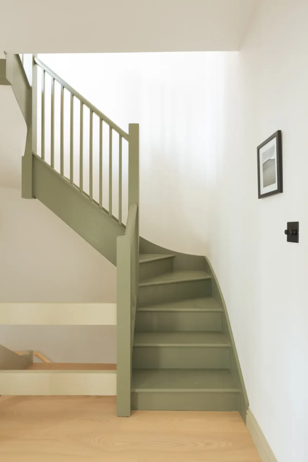 A Bright London Duplex Apartment in a Converted Victorian House 12 modern-duplex-apartment-plaster-walls-london-nordroom