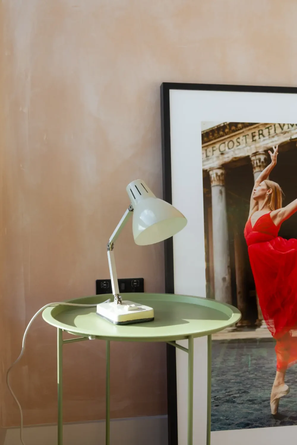 A Bright London Duplex Apartment in a Converted Victorian House 5 modern-duplex-apartment-plaster-walls-london-nordroom