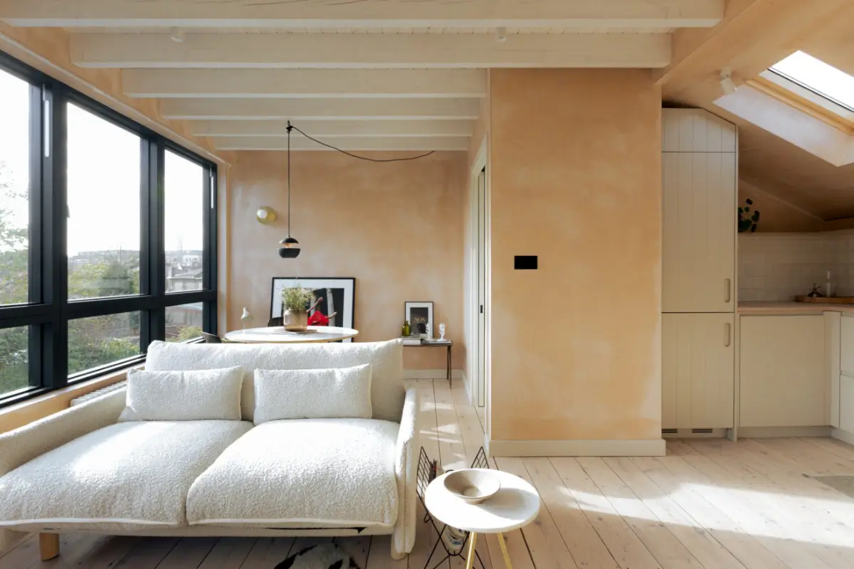 A Bright London Duplex Apartment in a Converted Victorian House 2 modern-duplex-apartment-plaster-walls-london-nordroom
