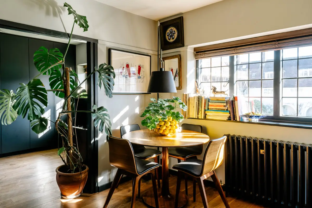 Moody Tones and Exposed Brick in an Edwardian Arts and Crafts Building 5 moody-color-scheme-one-bedroom-apartment-arts-and-crafts-building-london-nordroom17