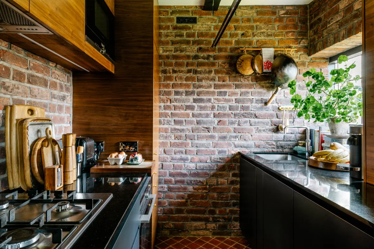 Moody Tones and Exposed Brick in an Edwardian Arts and Crafts Building 11 moody-color-scheme-one-bedroom-apartment-arts-and-crafts-building-london-nordroom22