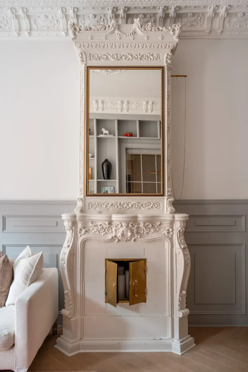 Period Details Meet Contemporary Materials in a Stylish Stockholm Apartment 6 period-details-meets-modern-materials-stockholm-apartment-nordroom32