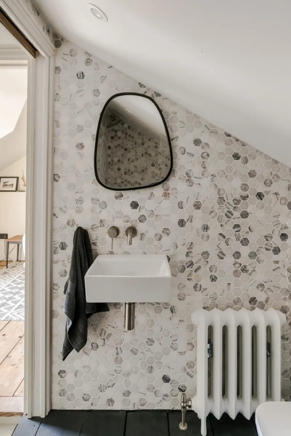 A Five-Storey Victorian Victorian Townhouse Blends Old with New 29 restored-extended-victorian-townhouse-london-nordroom3