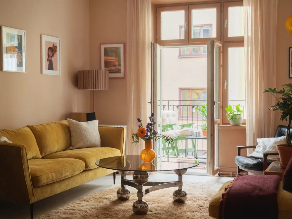 A Charming Color Palette in an Early 20th Century Apartment 6 soft-muted-colors-1910-stockholm-apartment-nordroom27