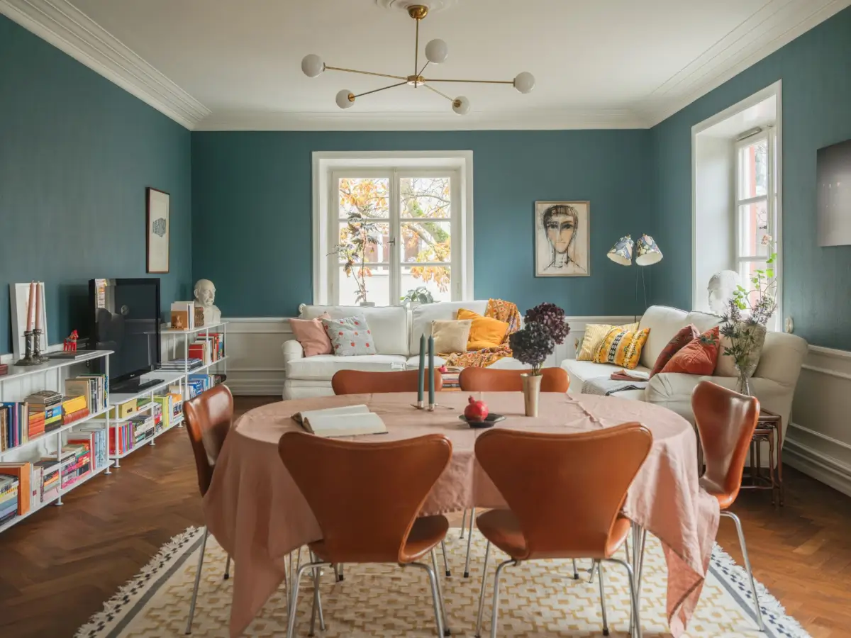 A Spacious Four-Bedroom Family Apartment in Stockholm 1 spacious-1920s-family-apartment-stockholm-nordroom28