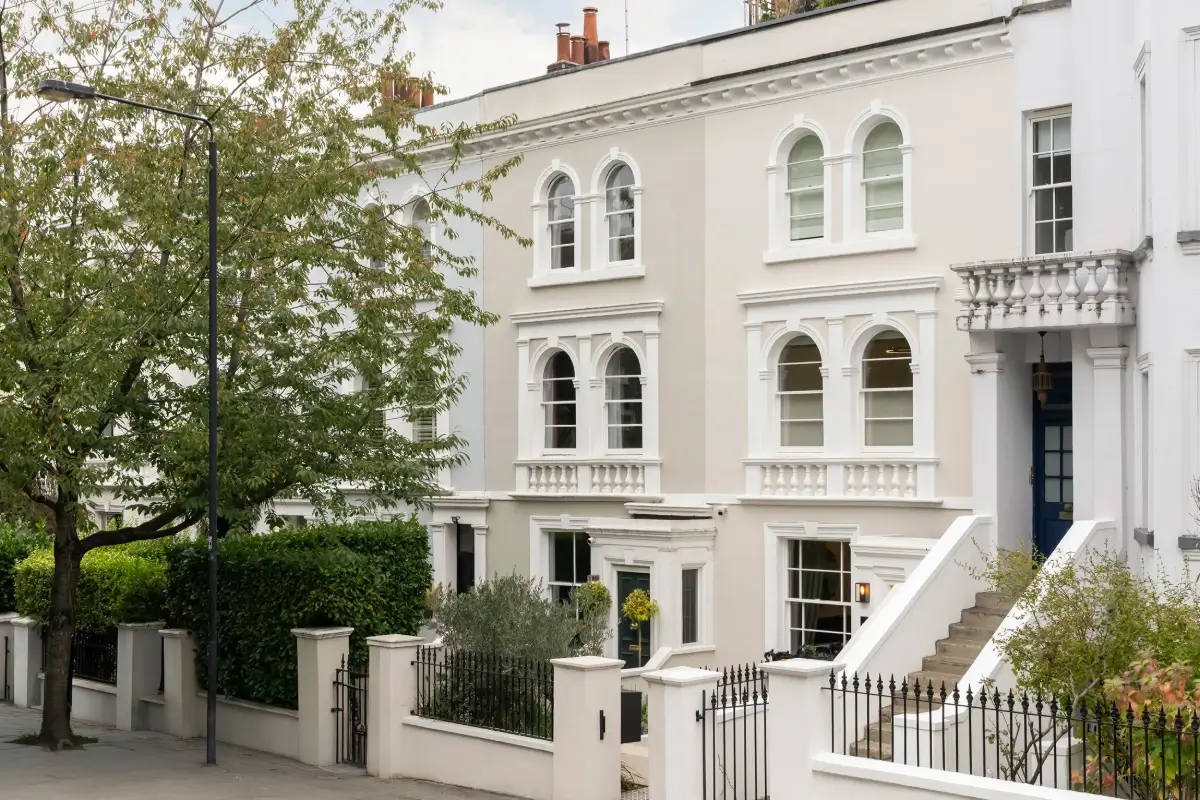 Contrasting Colors in an Elegant Notting Hill Townhouse 25 stylish notting hill townhouse3 Contrasting Colors in an Elegant Notting Hill Townhouse