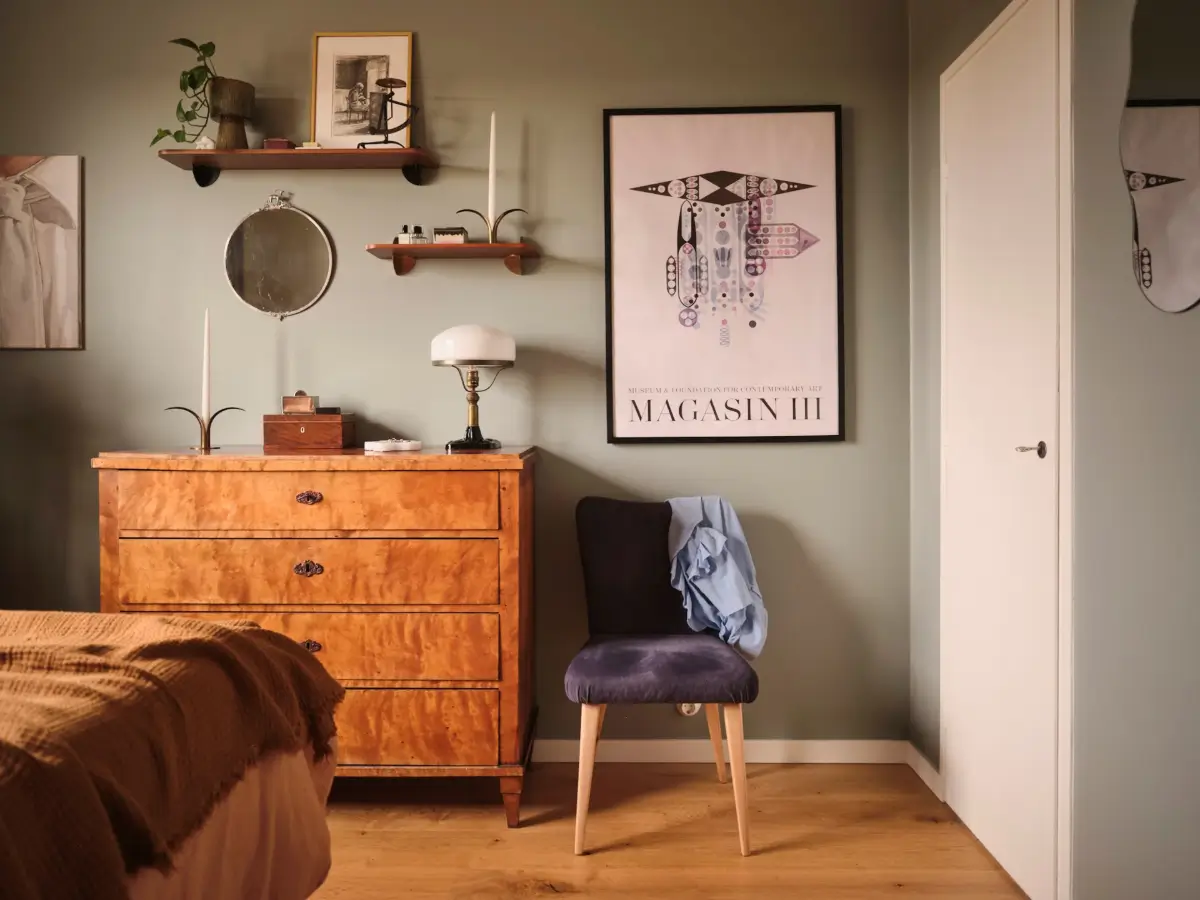 A Light Yellow Kitchen and Period Features in a 1940s Apartment 17 swedish-1940s-apartment-yellow-kitchen-nordroom4