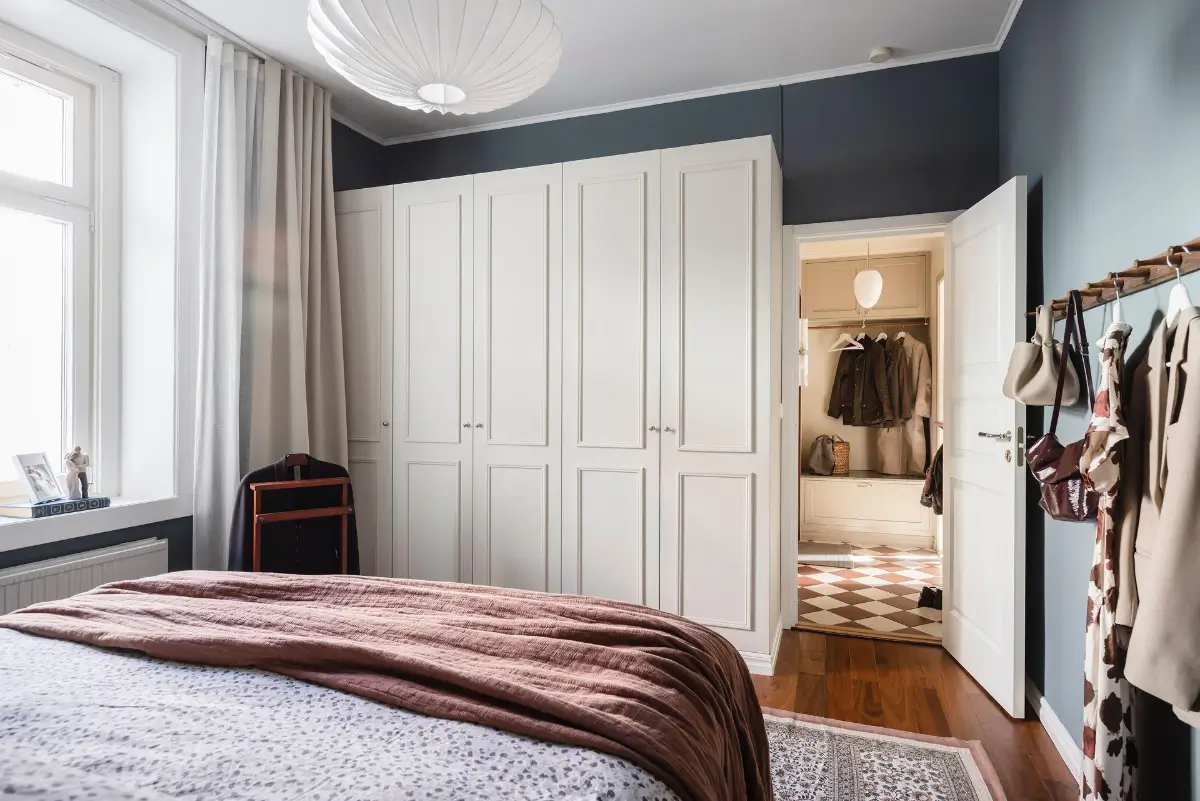 A Social Open-Plan Living Space in a Cozy 19th Century Apartment 35 tasteful-19th-century-swedish-apartment-nordroom2